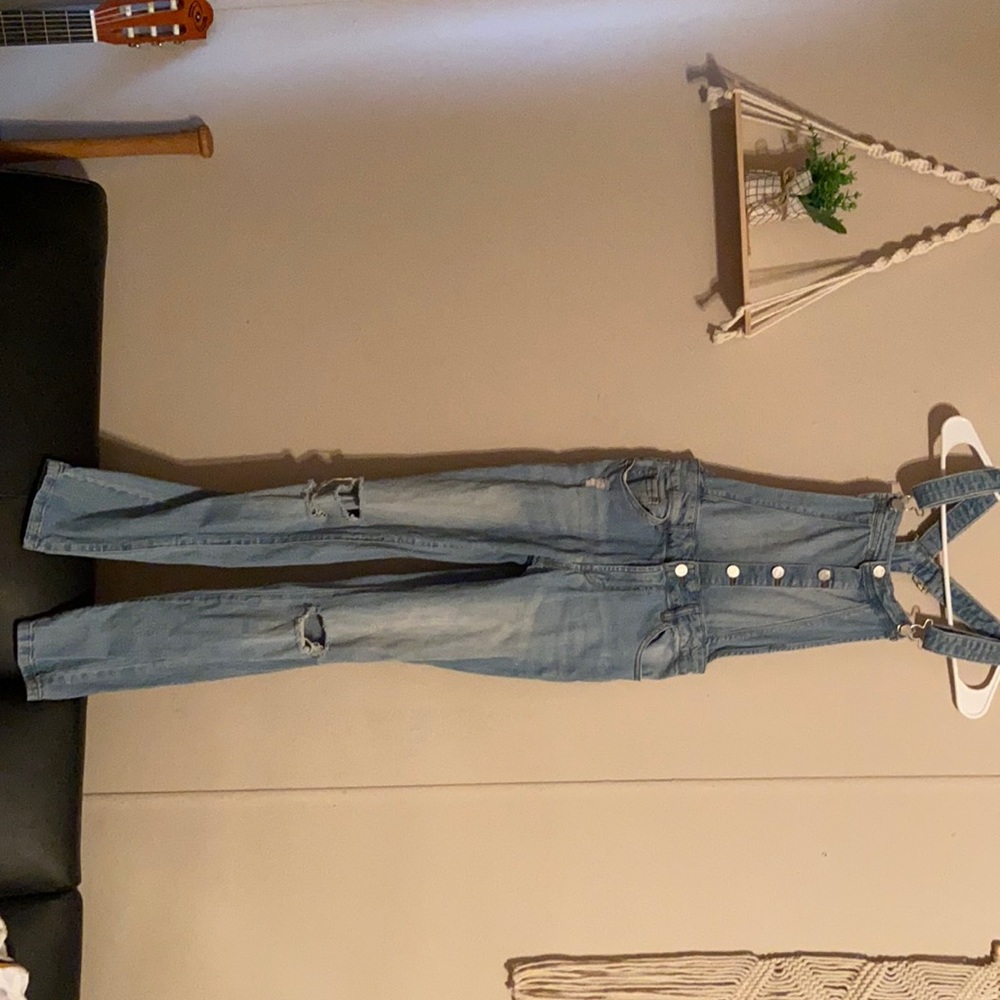 Light denim overalls 💜